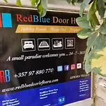 Redblue Door Two Traditional Listed Hébergement de vacances *