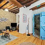 Hébergement de vacances Redblue Door Two Traditional Listed Pano Lefkara