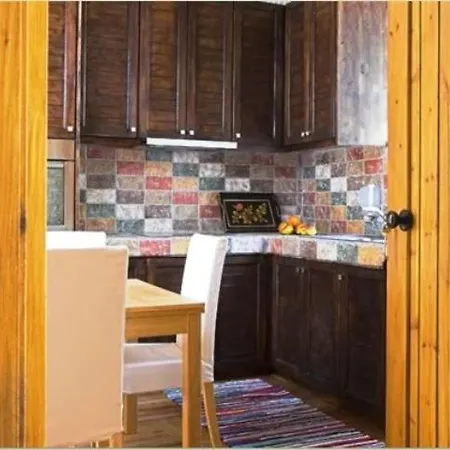 Дом отдыха Redblue Door Two Traditional Listed Пано-Лефкара