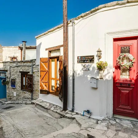 Holiday home Redblue Door Two Traditional Listed