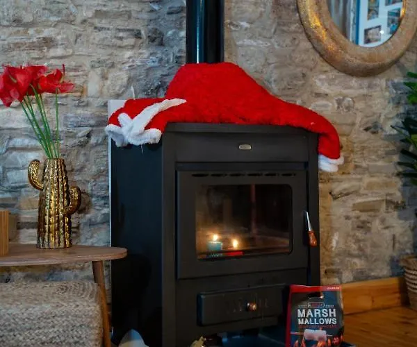 Redblue Door Two Traditional Listed Holiday home Pano Lefkara