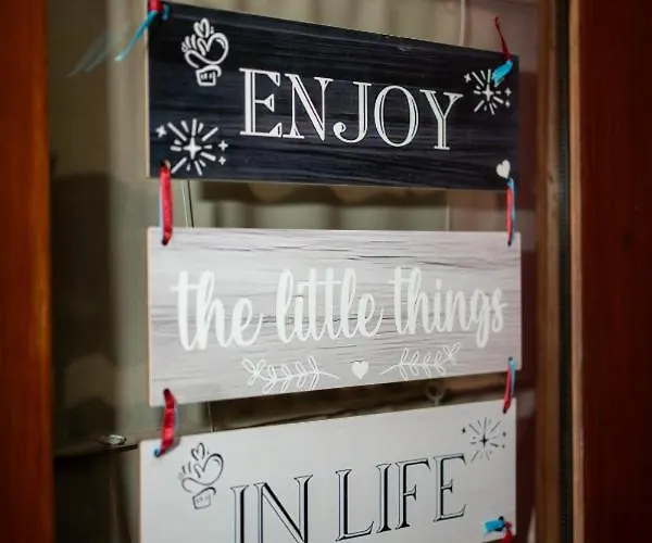 Redblue Door Two Traditional Listed Holiday home