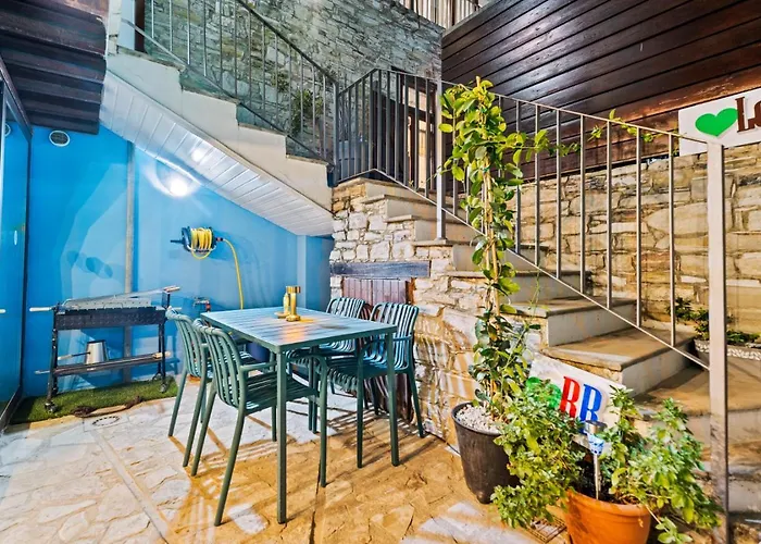 Holiday home Redblue Door Two Traditional Listed