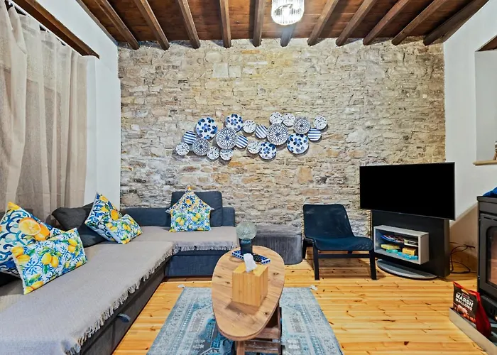 Holiday home Redblue Door Two Traditional Listed *