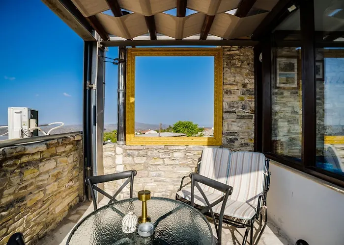 בית נופש Redblue Door Two Traditional Listed *